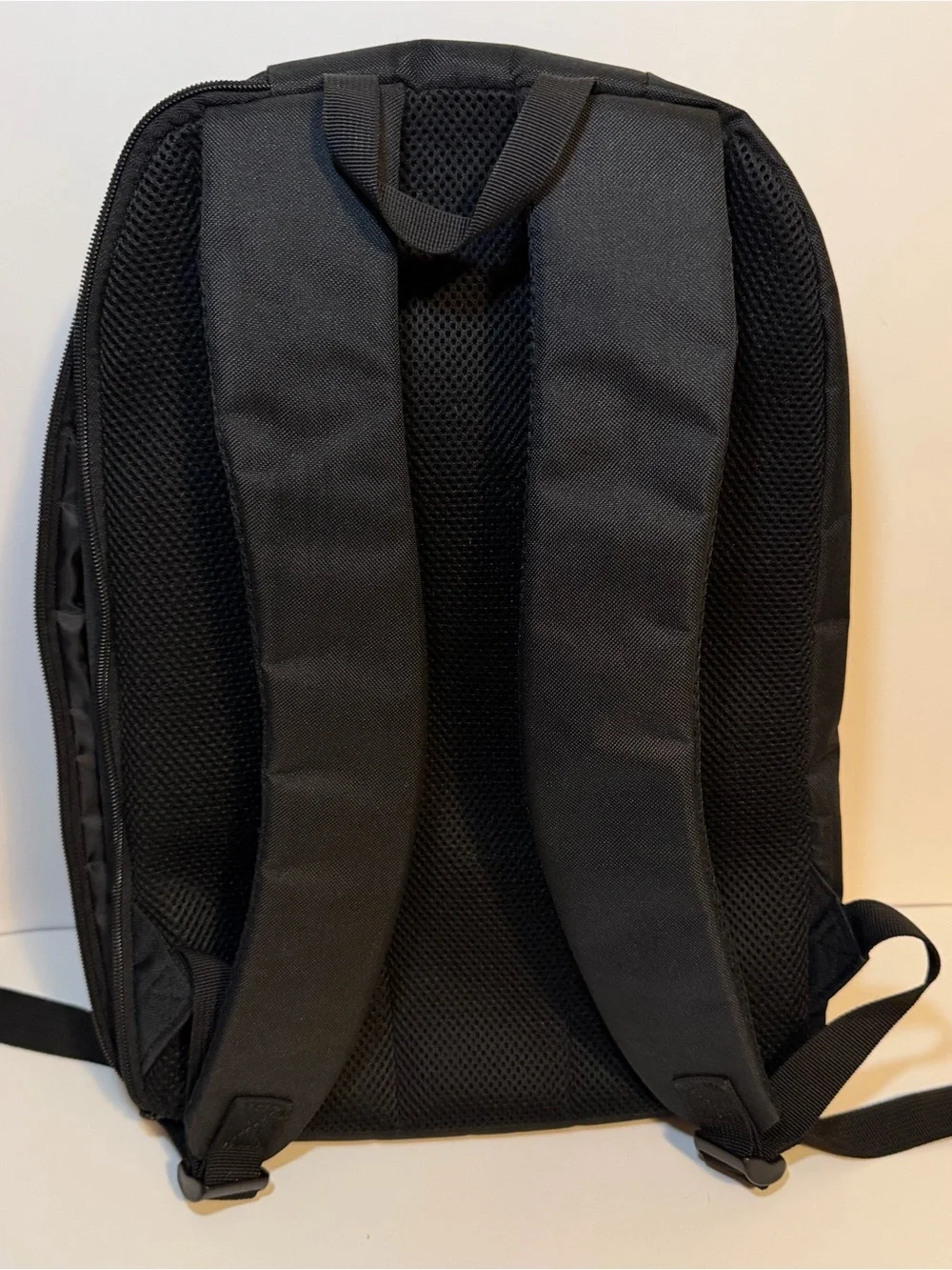 Targus Black Men's Laptop Backpack with Front Zip Pocket